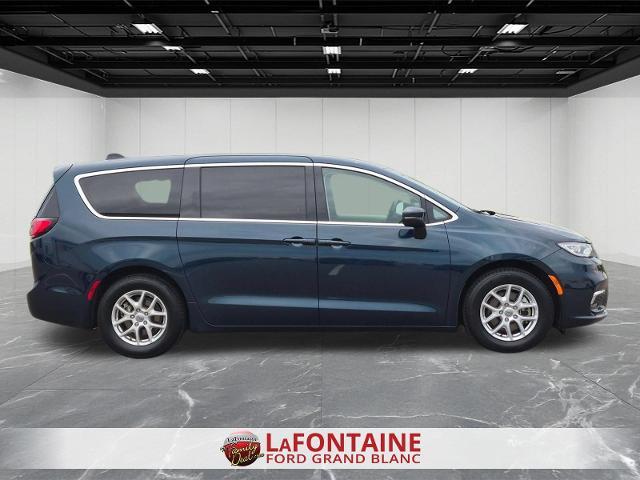 2023 Chrysler Pacifica - $22,000
