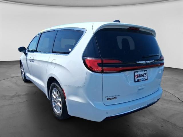 2024 Chrysler Pacifica - $24,966