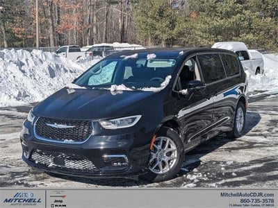 Photo of a 2024 Chrysler Pacifica Touring L 4DR Mini-Van for sale