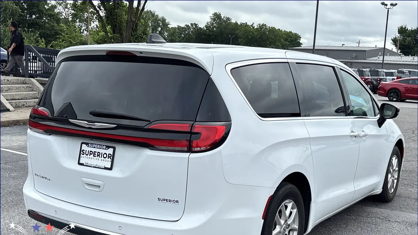 2024 Chrysler Pacifica Touring L