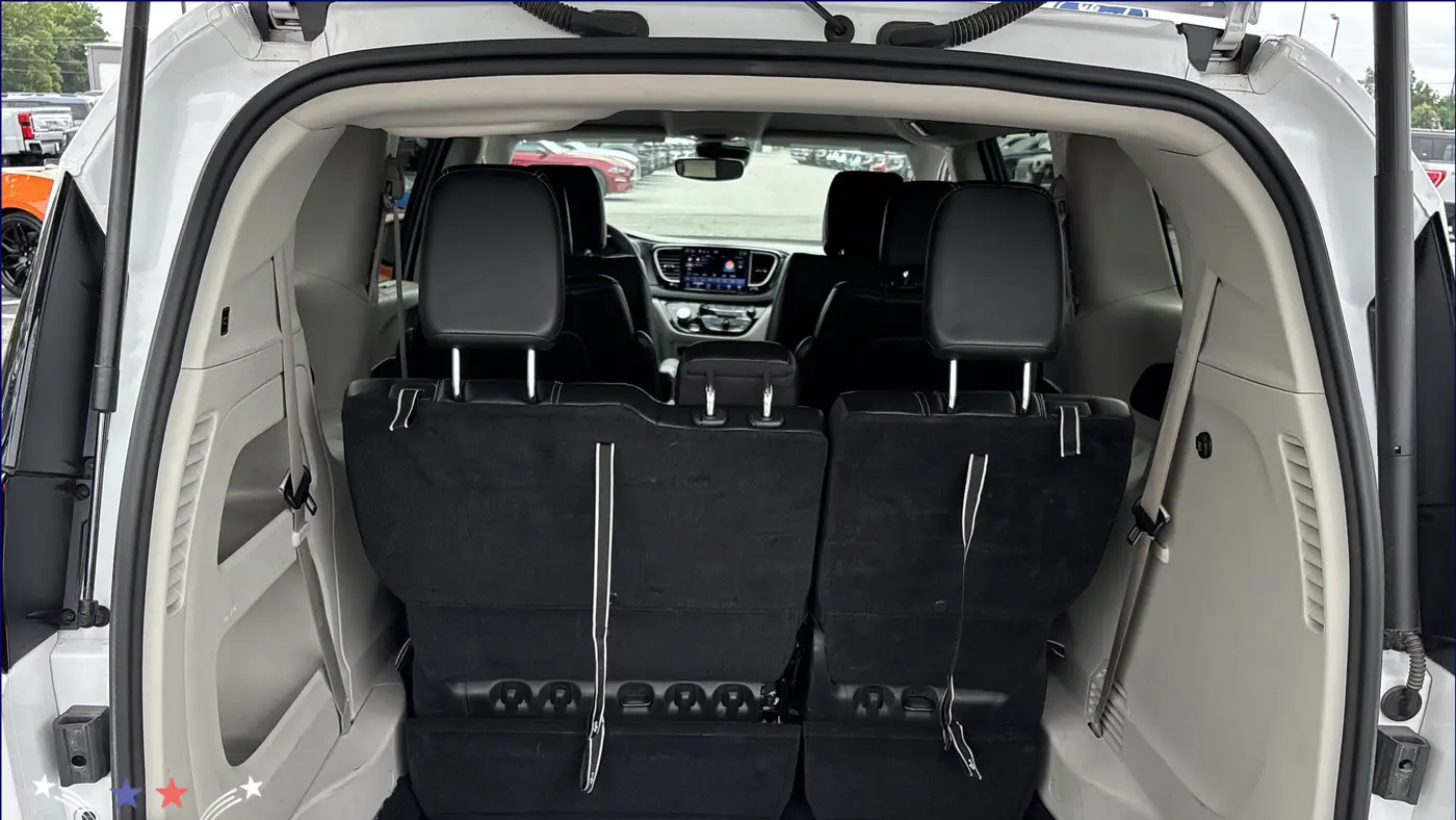 2024 Chrysler Pacifica Touring L