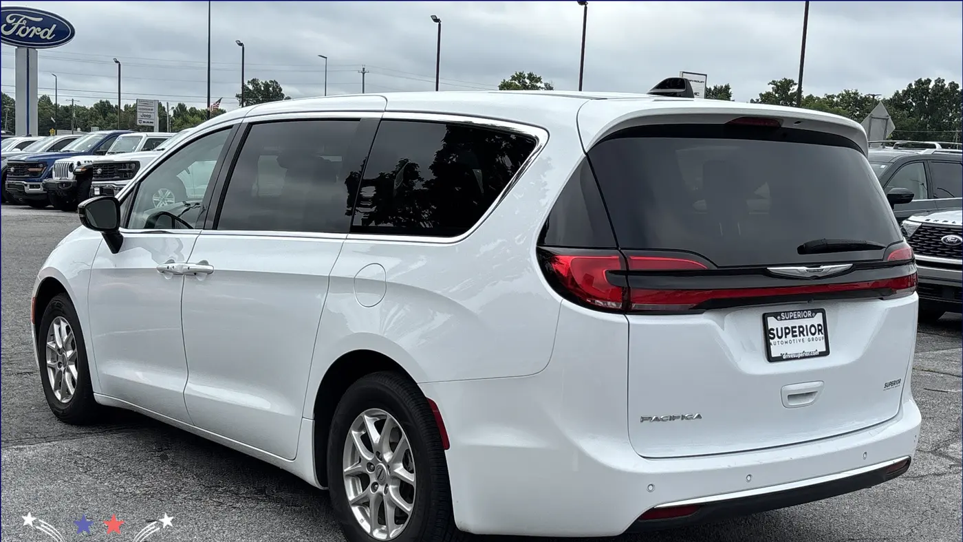 2024 Chrysler Pacifica Touring L