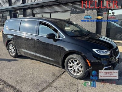 Photo of a 2024 Chrysler Pacifica Touring L 4DR Mini-Van for sale