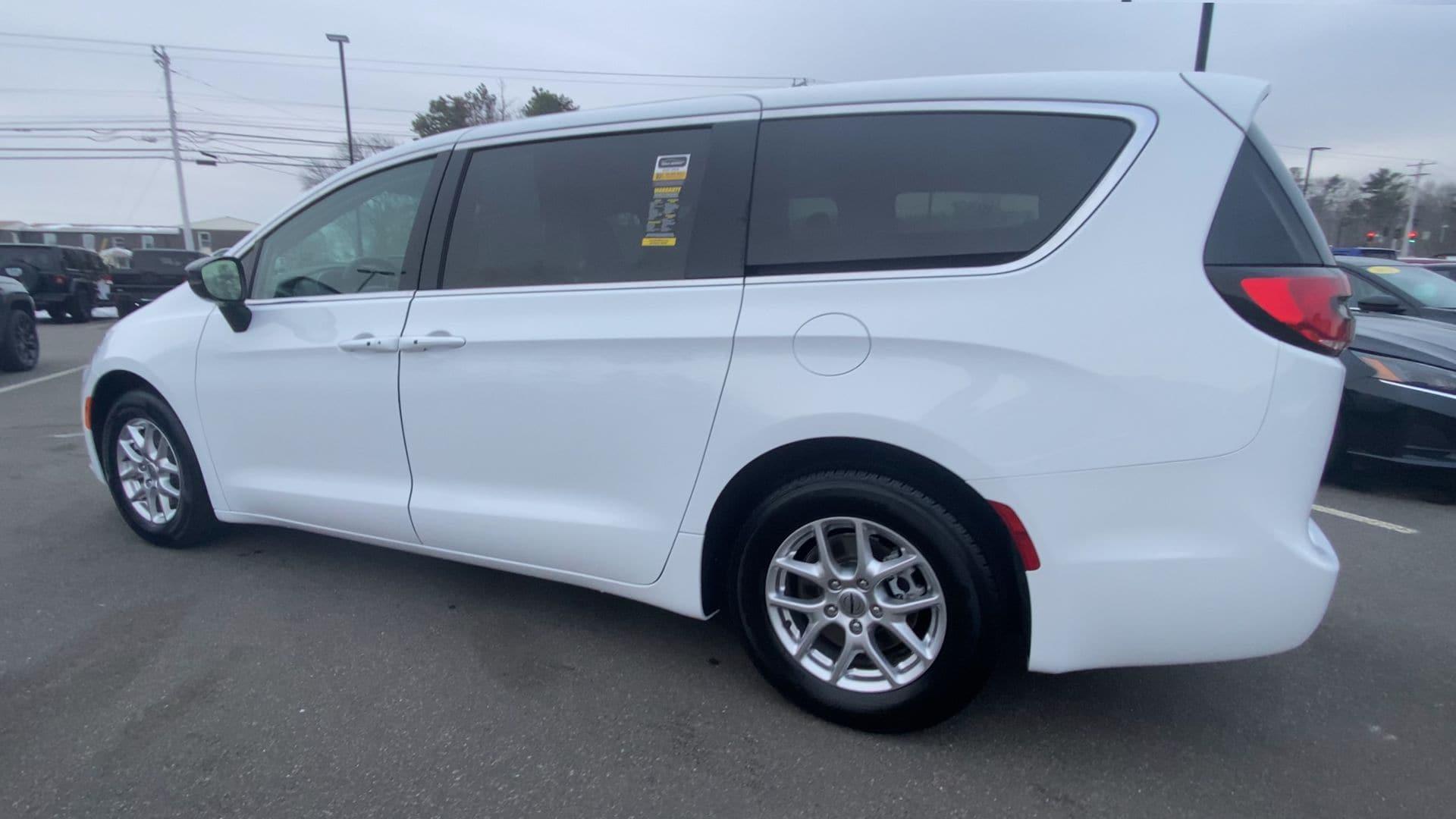 2024 Chrysler Pacifica Touring L