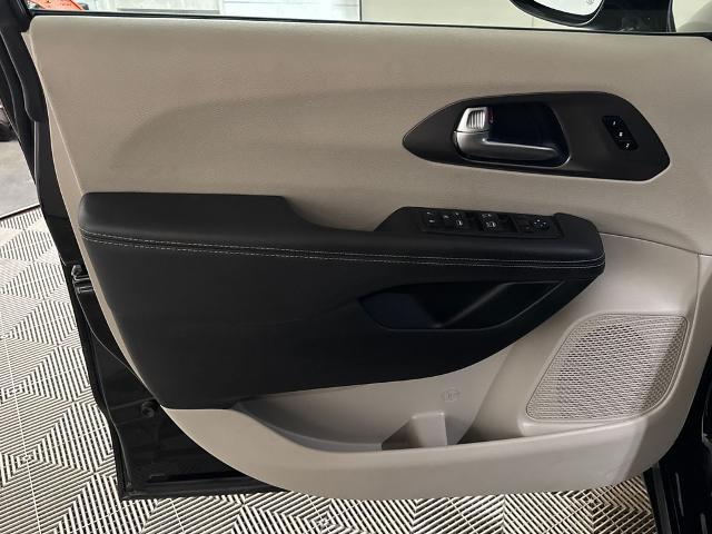 2024 Chrysler Pacifica - $21,501