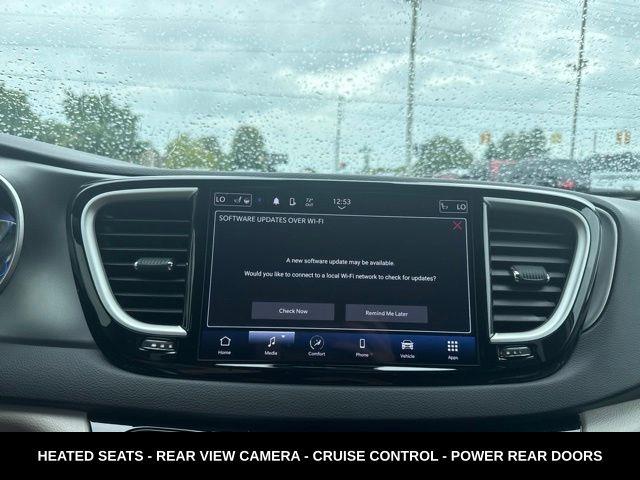 2024 Chrysler Pacifica - $22,494