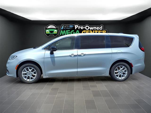2024 Chrysler Pacifica - $18,774
