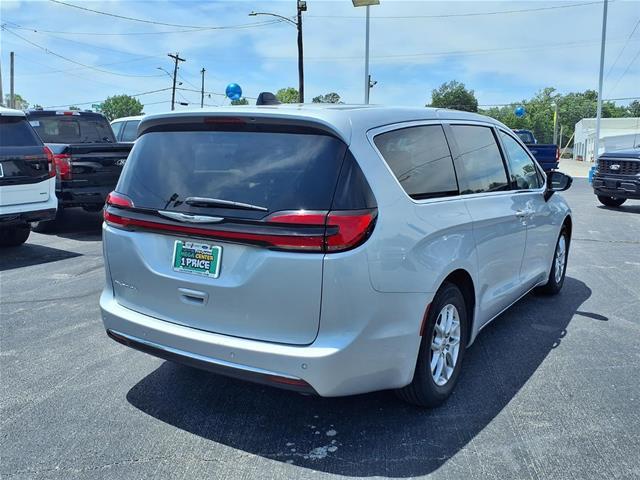 2024 Chrysler Pacifica - $18,774
