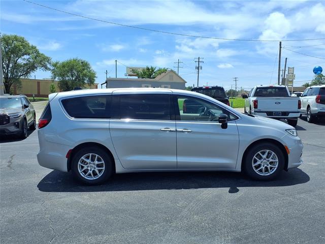 2024 Chrysler Pacifica - $18,774