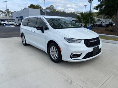 Photo of a 2024 Chrysler Pacifica Touring L 4DR Mini-Van for sale