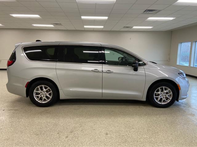 2024 Chrysler Pacifica - $26,414