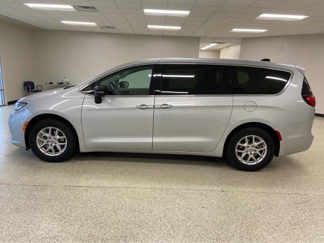 2024 Chrysler Pacifica - $26,414