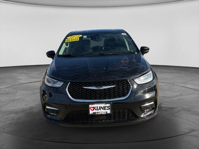2024 Chrysler Pacifica - $24,077