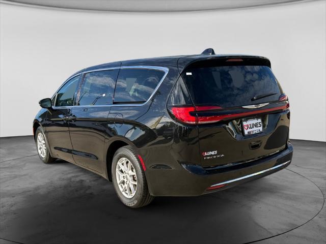 2024 Chrysler Pacifica - $24,077
