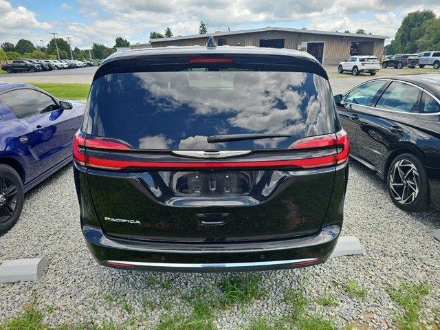 2025 Chrysler Pacifica - $27,677