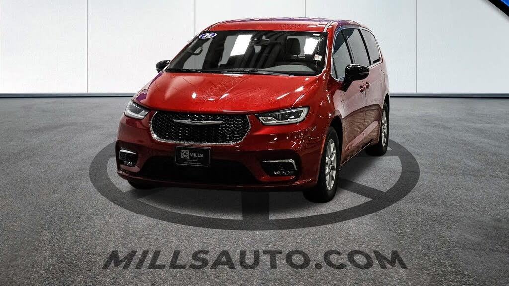Preowned 2025 Chrysler Pacifica Select for Sale