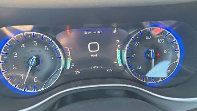 2025 Chrysler Pacifica Select