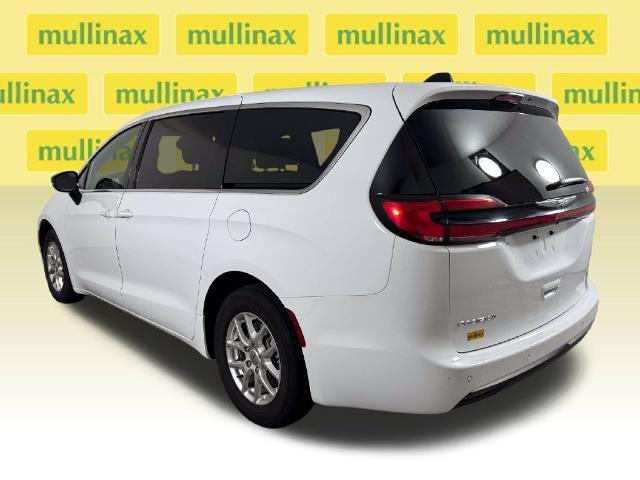 2025 Chrysler Pacifica - $21,500
