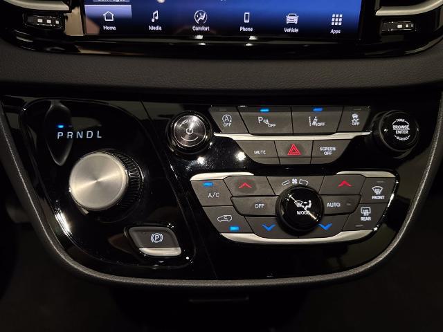 2025 Chrysler Pacifica - $21,500
