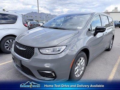 2025 Chrysler Pacifica Select 4DR Mini-Van