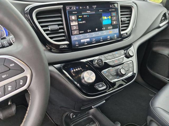 2025 Chrysler Pacifica - $22,868