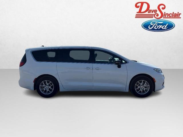 2025 Chrysler Pacifica - $29,999