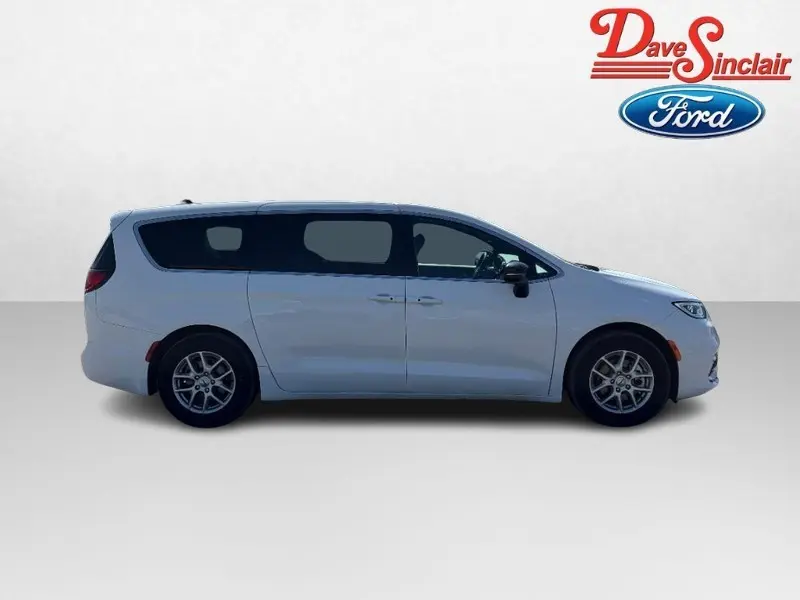 2025 Chrysler Pacifica - $29,999
