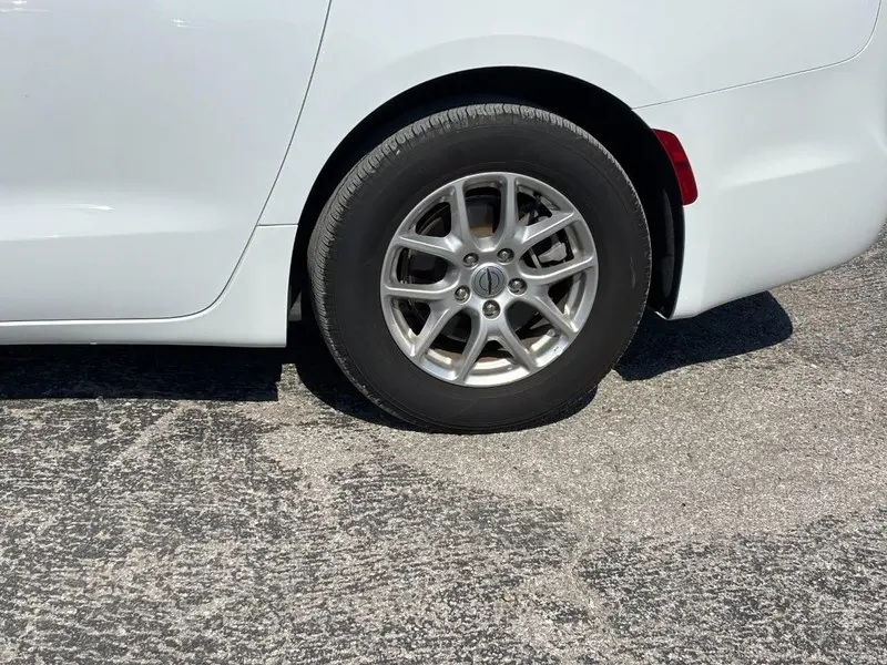 2025 Chrysler Pacifica - $29,999