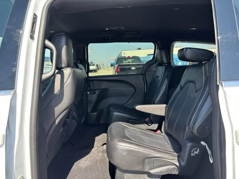 2025 Chrysler Pacifica - $29,999