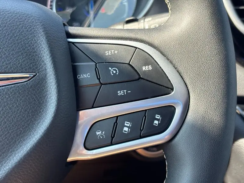 2025 Chrysler Pacifica - $29,999