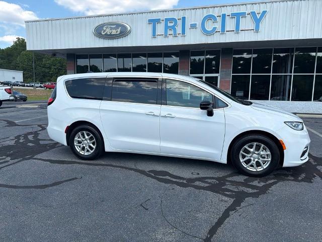 2025 Chrysler Pacifica - $35,900