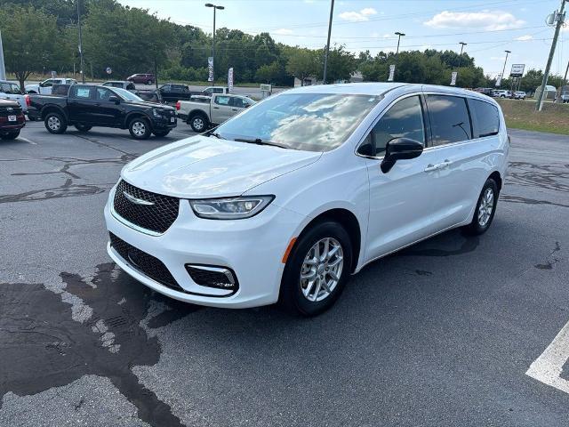 2025 Chrysler Pacifica - $35,900