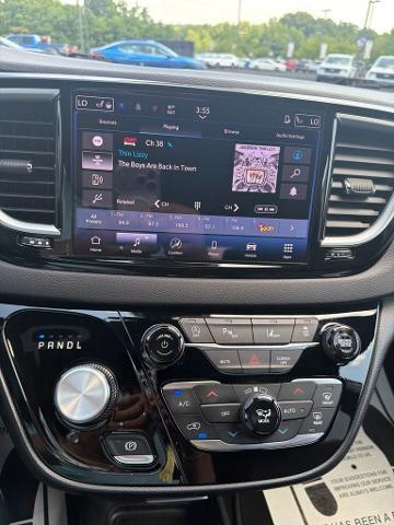 2025 Chrysler Pacifica - $35,900