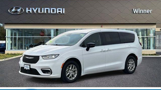 Preowned 2025 Chrysler Pacifica Select for Sale
