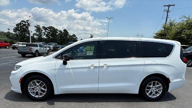 Preowned 2025 Chrysler Pacifica Select for Sale