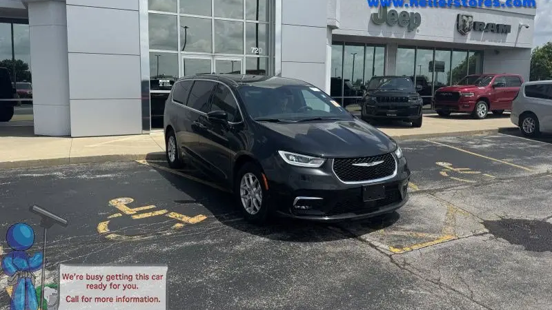 Preowned 2025 Chrysler Pacifica Select for Sale