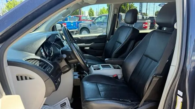 2014 Chrysler Town and Country Touring