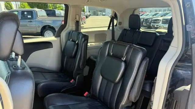 2014 Chrysler Town and Country Touring