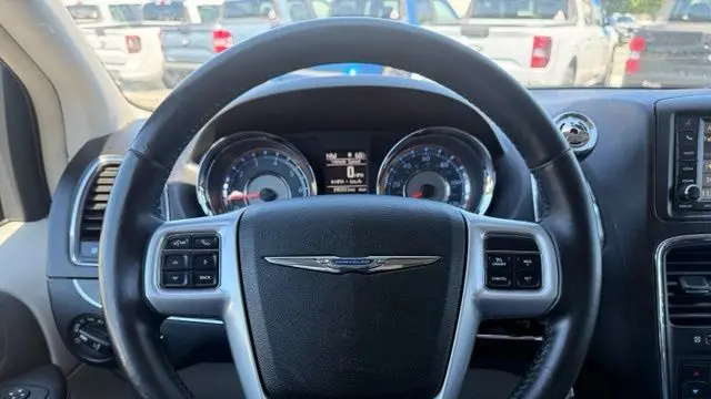2014 Chrysler Town and Country Touring