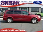 2014 Town and Country Thumbnail 1