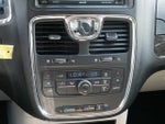 2014 Town and Country Thumbnail 16