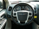2014 Town and Country Thumbnail 18