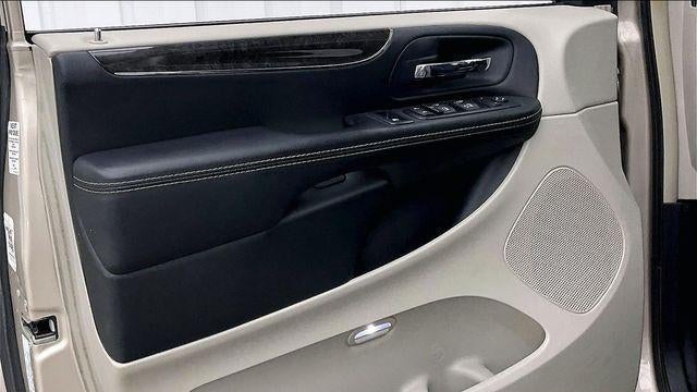 2014 Chrysler Town and Country Touring