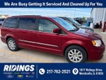 2015 Town and Country Thumbnail 1