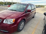2015 Town and Country Thumbnail 4
