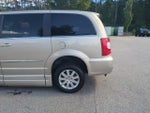 2016 Town and Country Thumbnail 11
