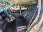2016 Town and Country Thumbnail 18