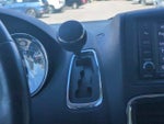 2016 Town and Country Thumbnail 28