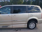 2016 Town and Country Thumbnail 29