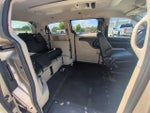 2016 Town and Country Thumbnail 35